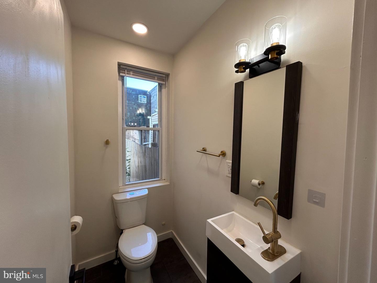 2319 N Hancock St Property Photo 5