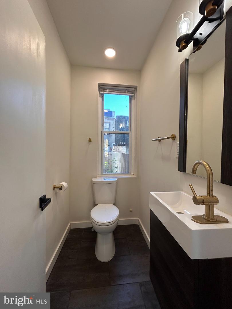 2319 N Hancock St Property Photo 6