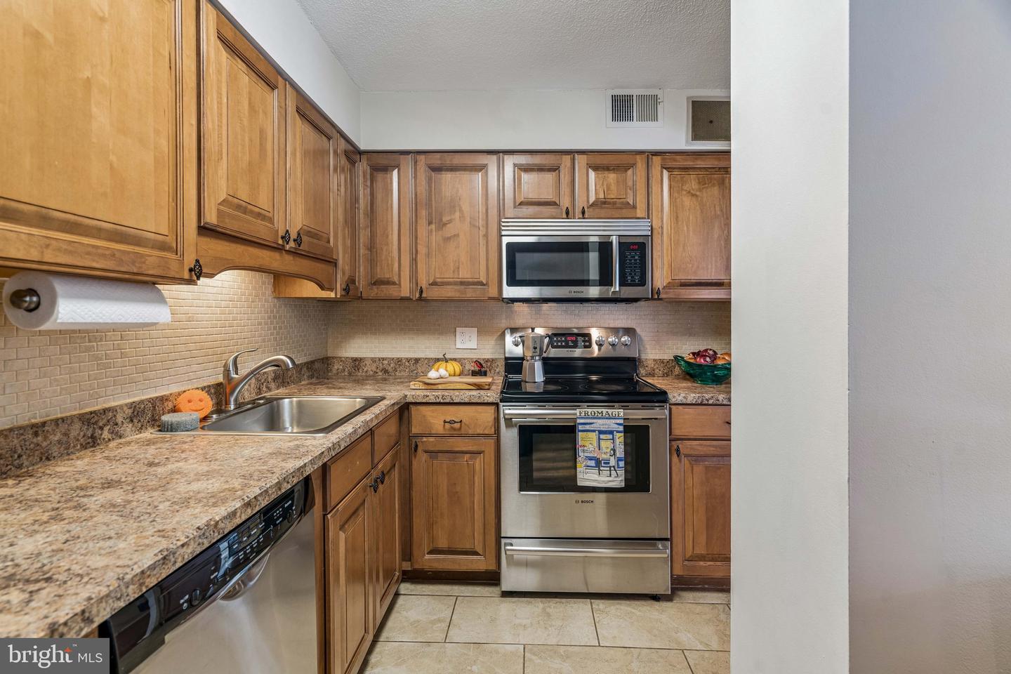 1420-00 Locust St #18d Property Photo 10