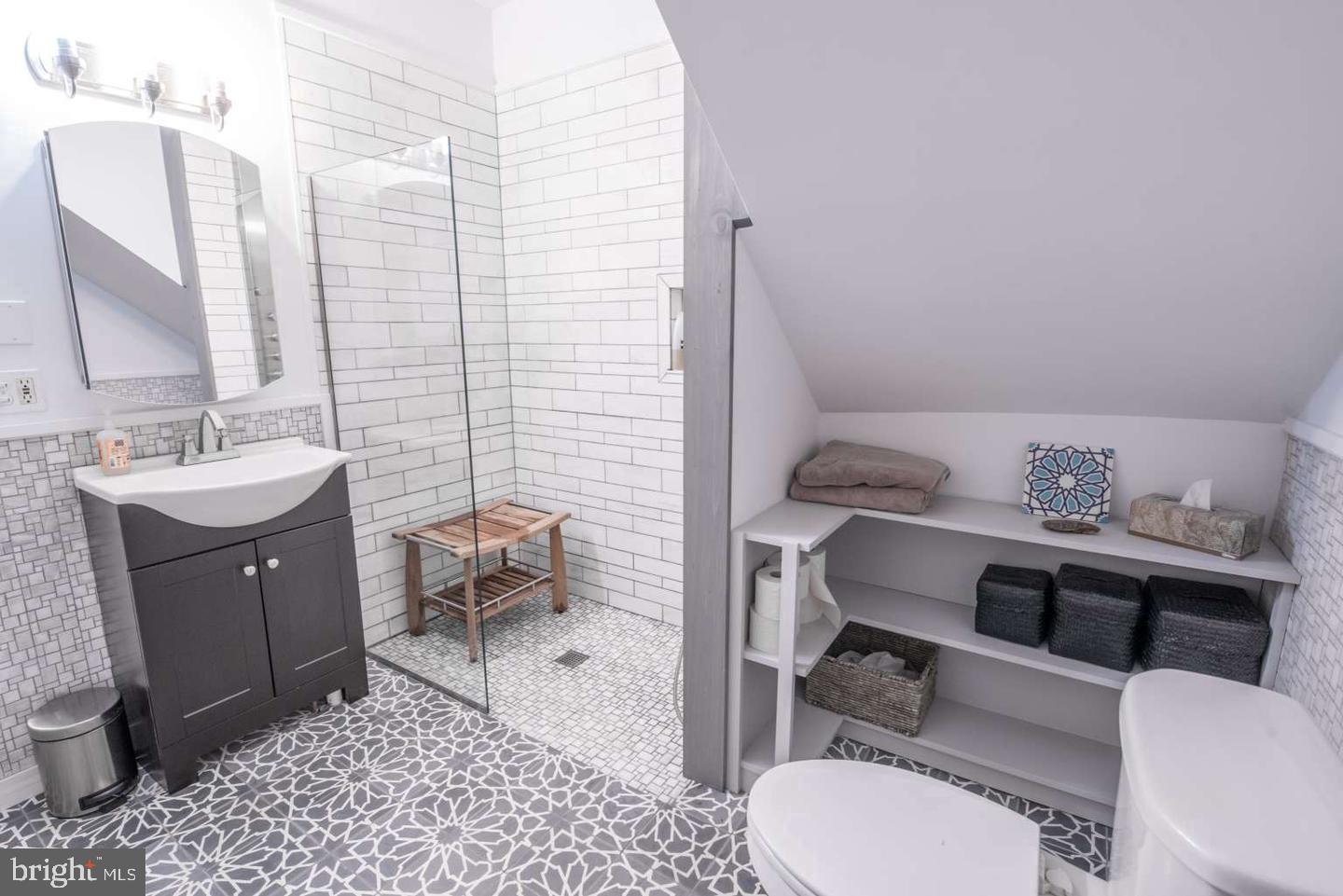 4813 Chester Ave Property Photo 6