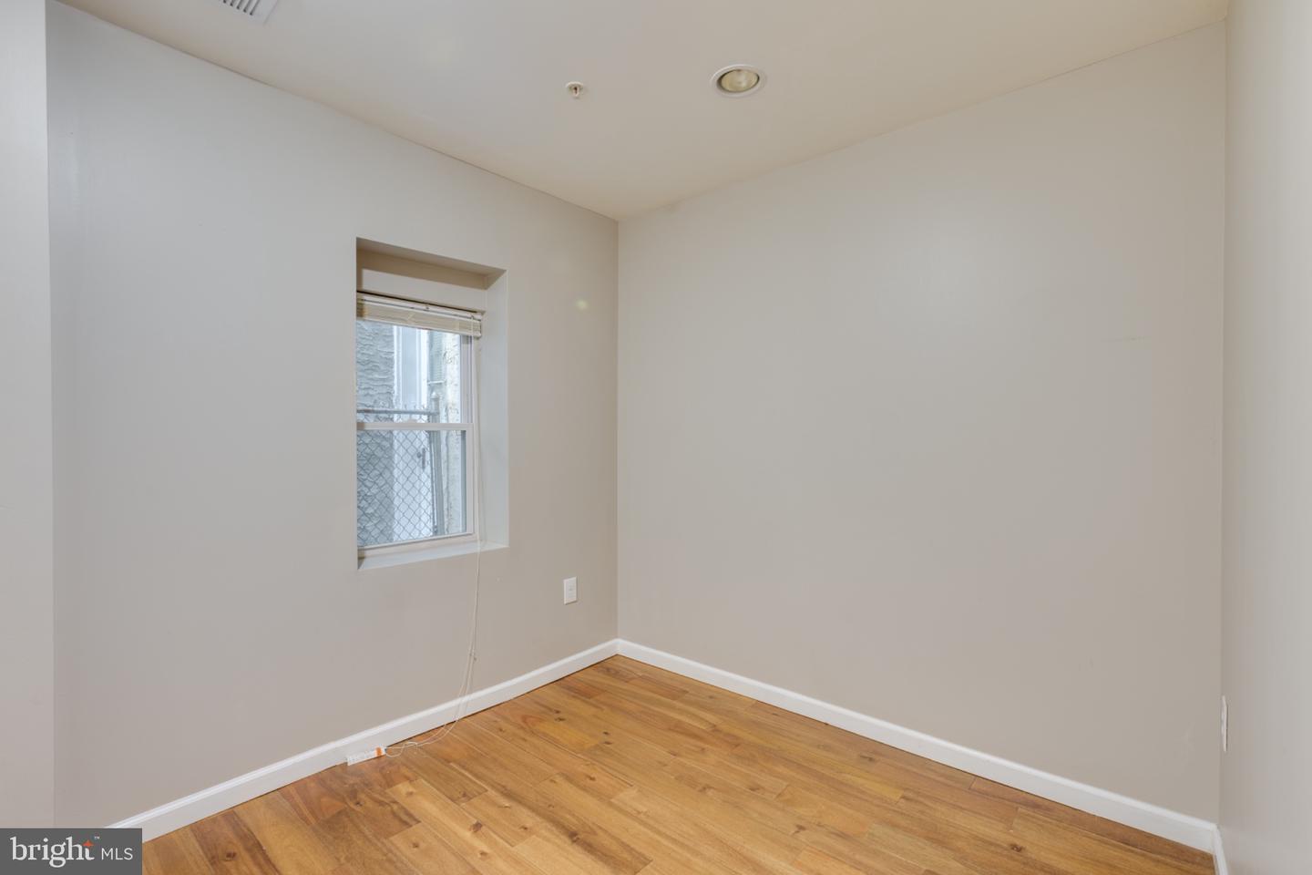 662 N 33rd St #1 Property Photo 6