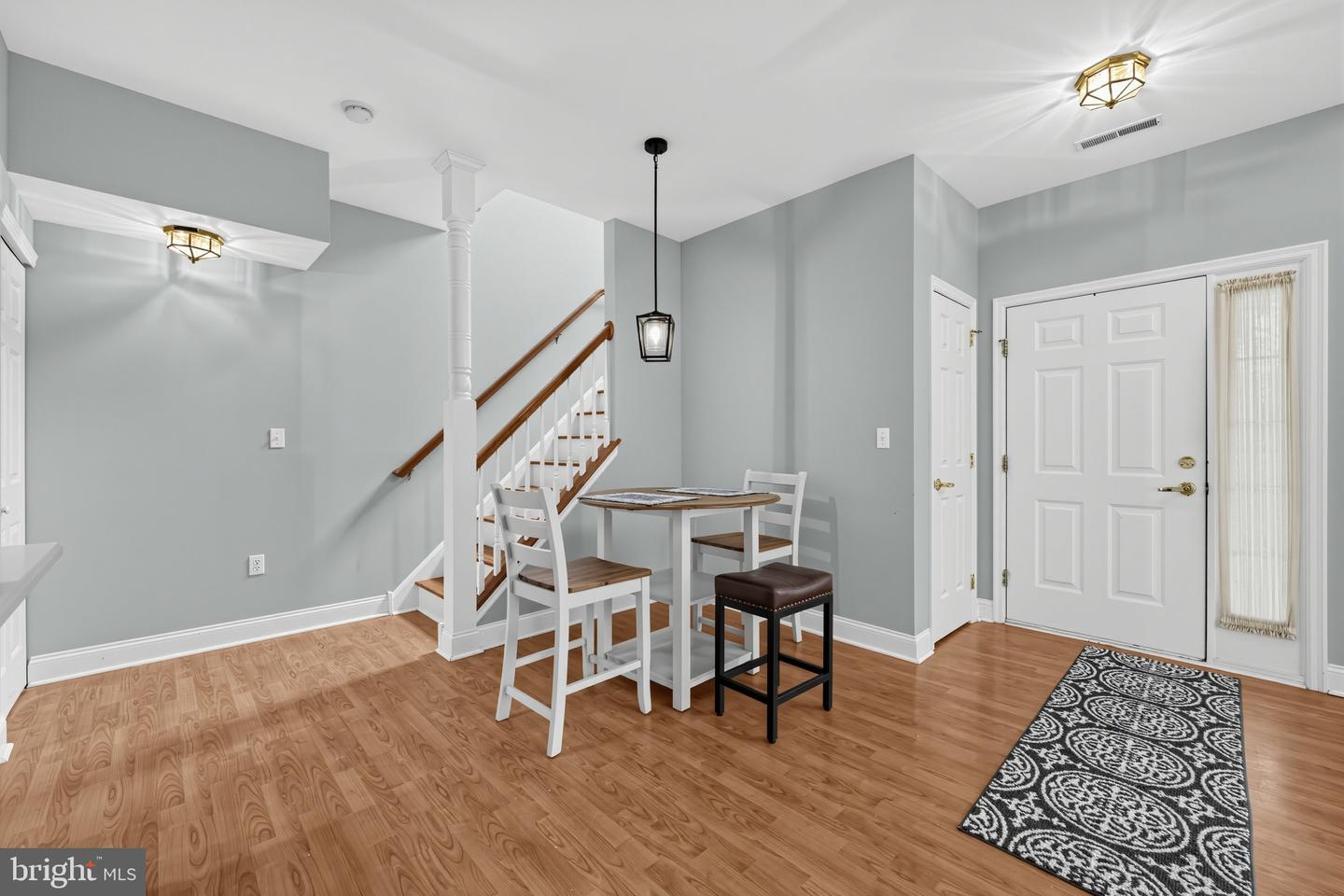 542 Easy St #t92 Property Photo 5