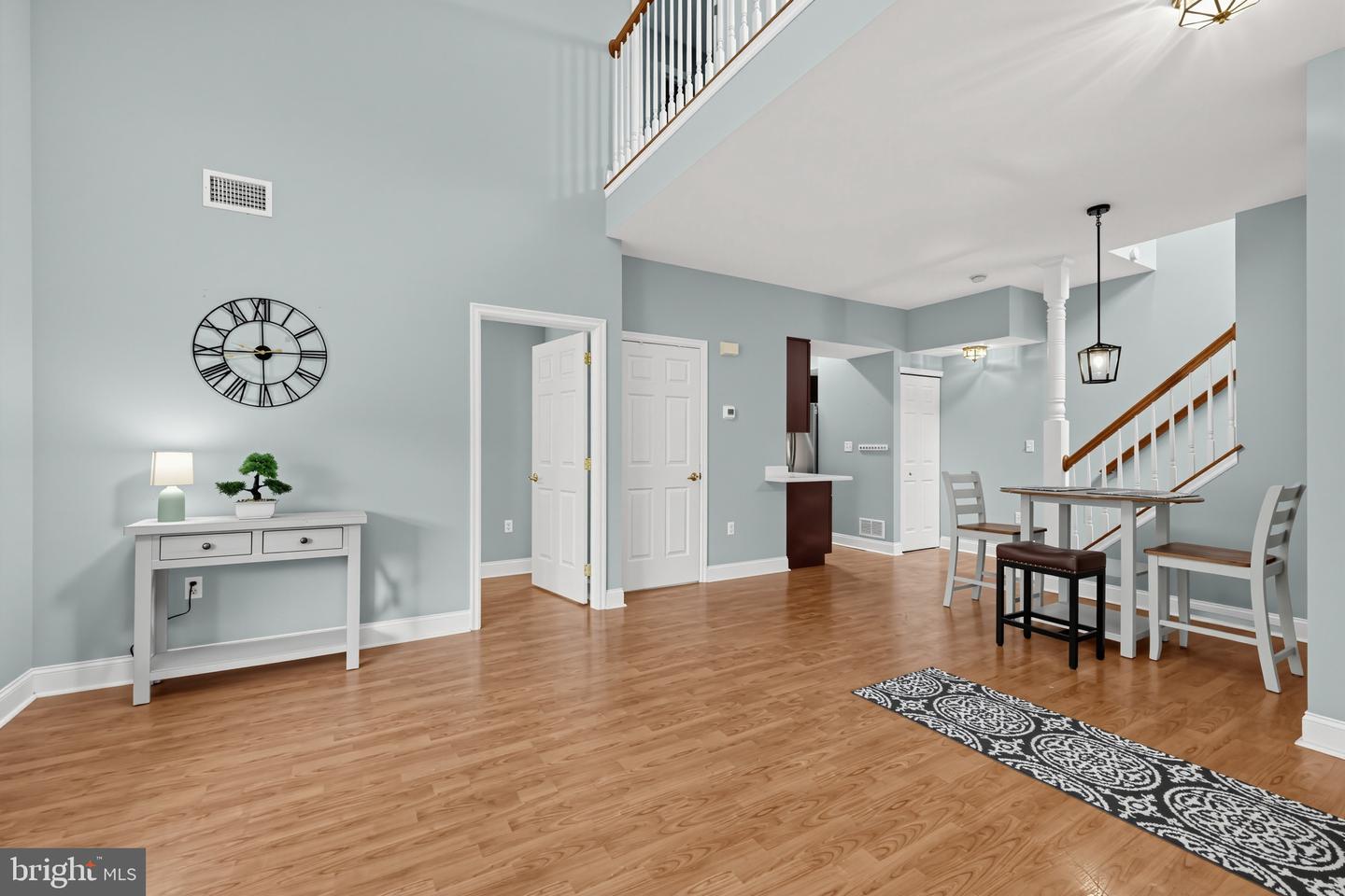542 Easy St #t92 Property Photo 6