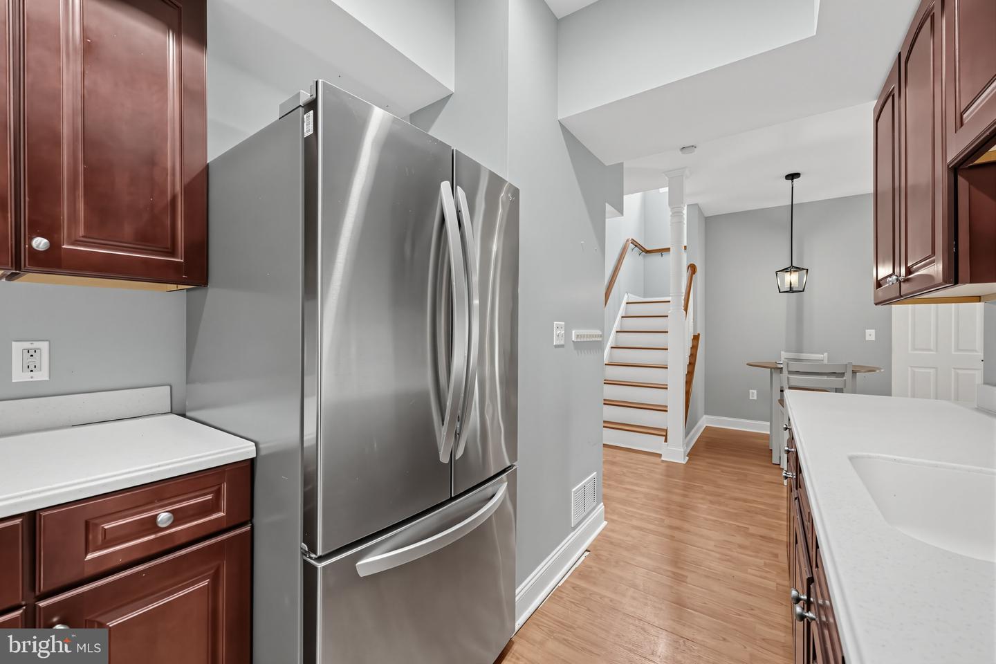 542 Easy St #t92 Property Photo 11