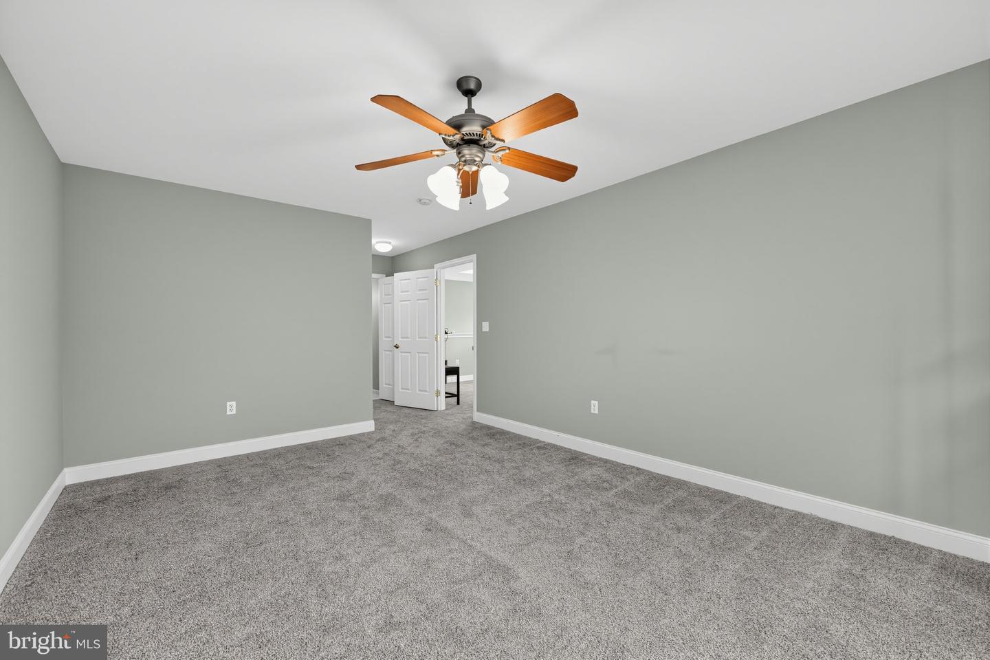 542 Easy St #t92 Property Photo 27