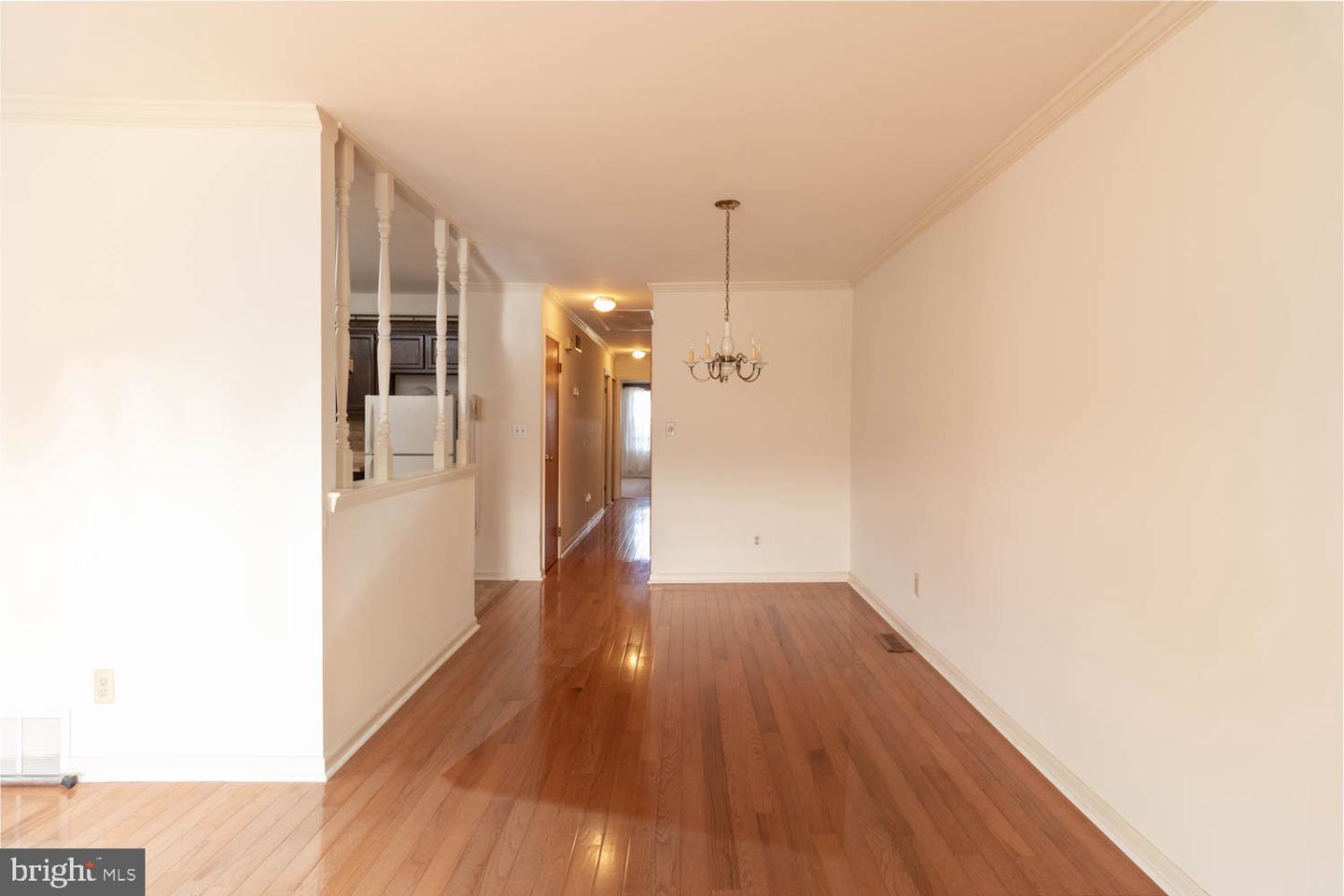 7914 Brous Ave Property Photo 7