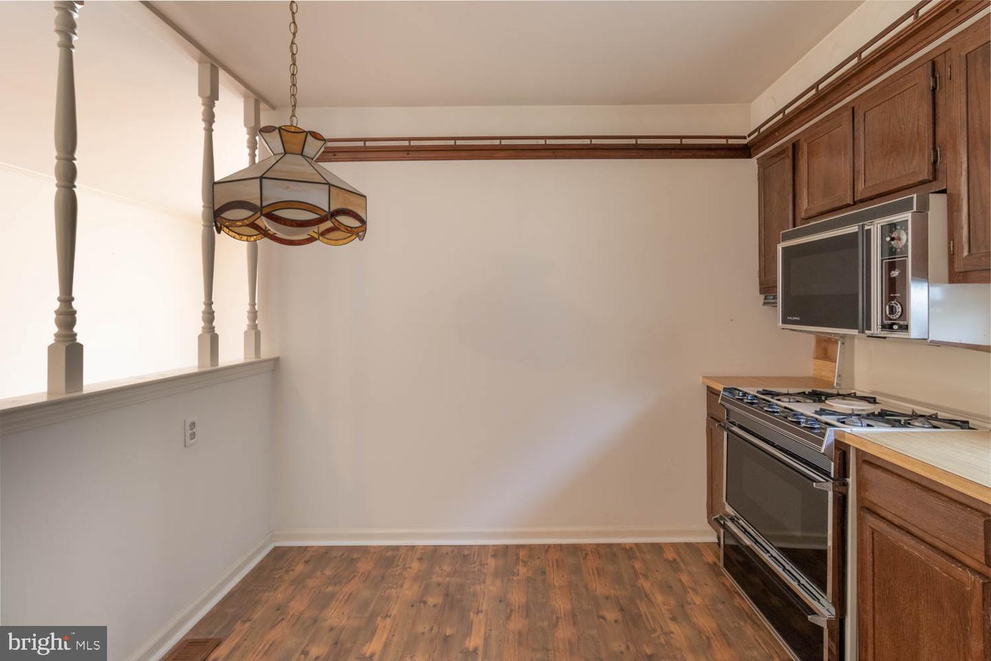 7914 Brous Ave Property Photo 9