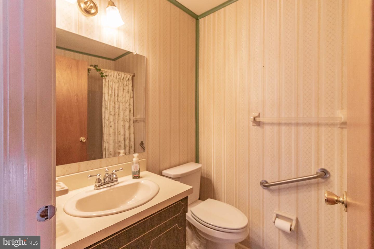7914 Brous Ave Property Photo 11