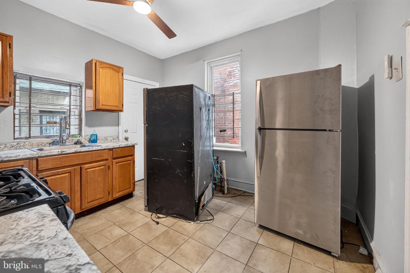1822 S Alden St Property Photo 10