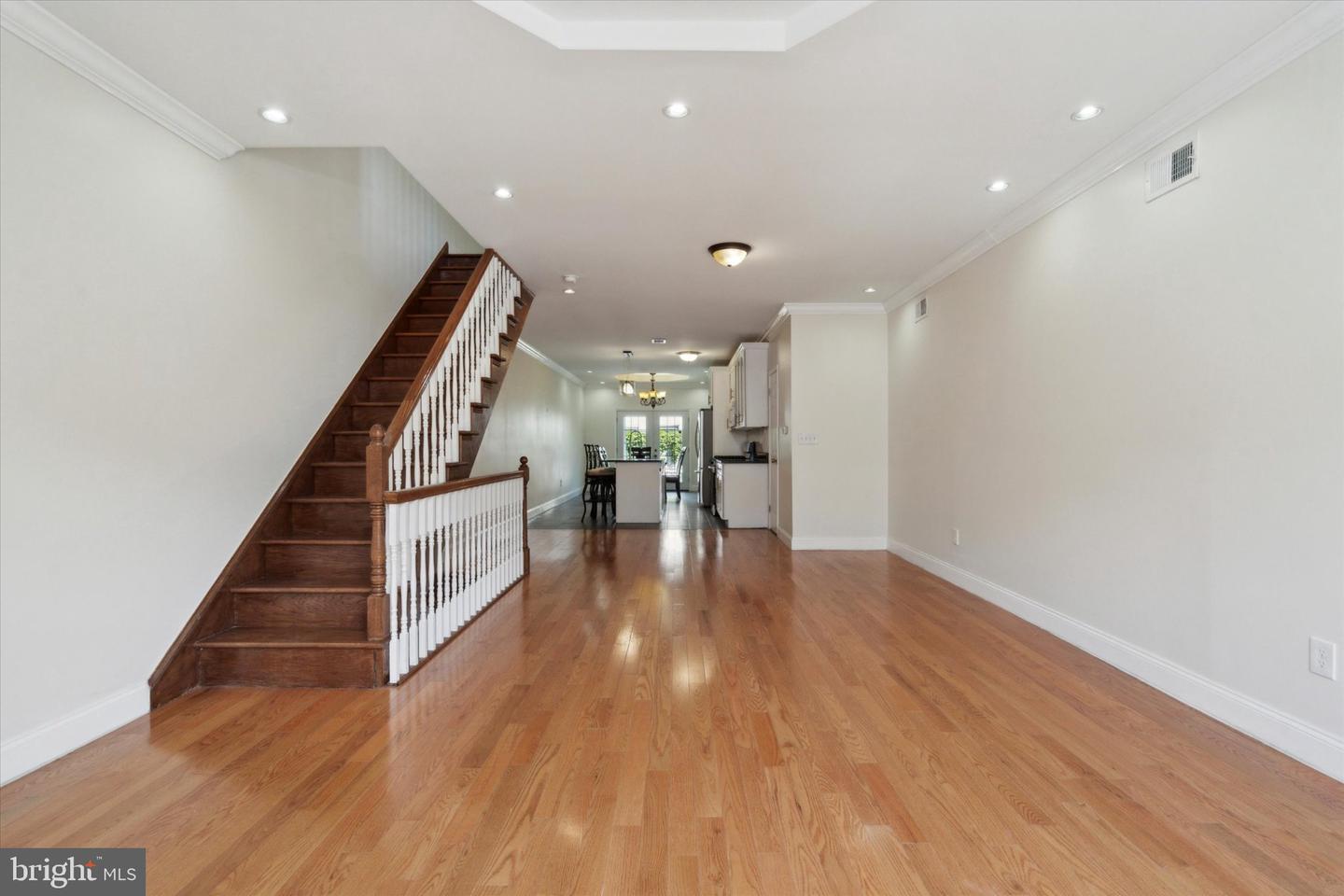 2045 Morris St Property Photo 2