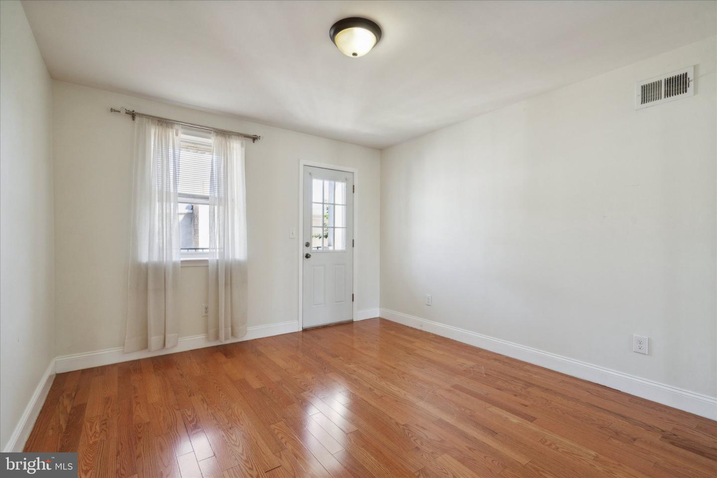 2045 Morris St Property Photo 11