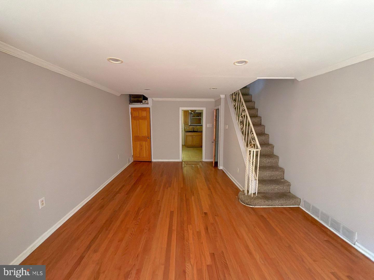 2542 S Sartain St Property Photo 2