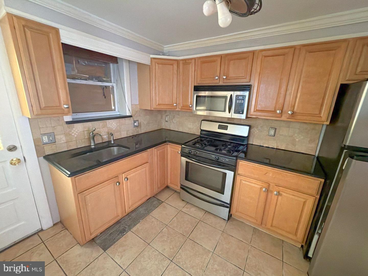 2542 S Sartain St Property Photo 5