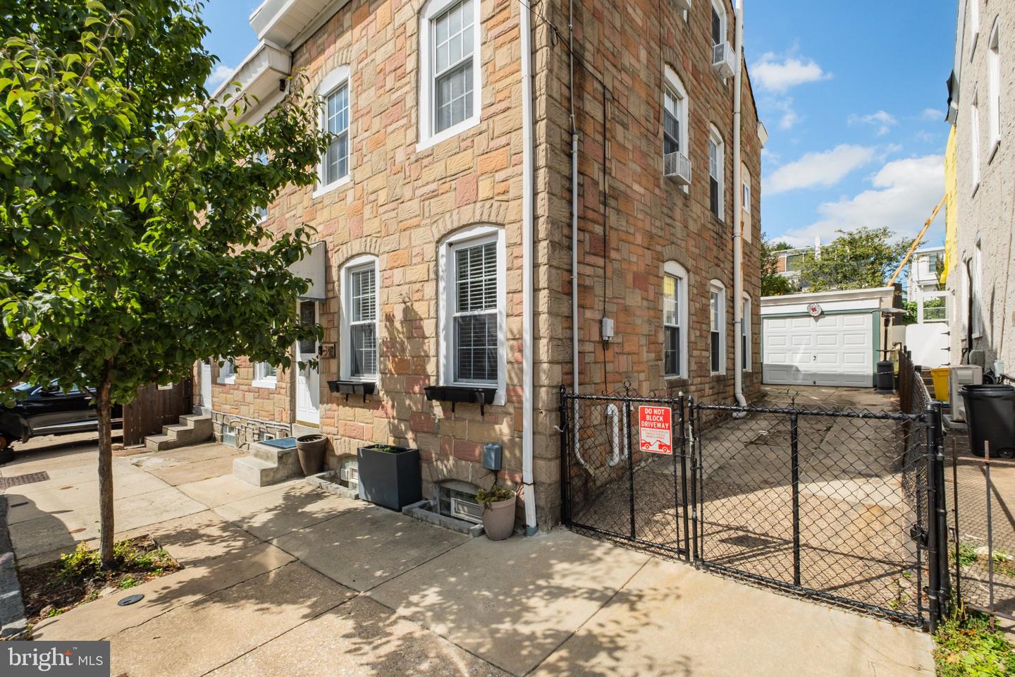 348 Delmar St Property Photo 2
