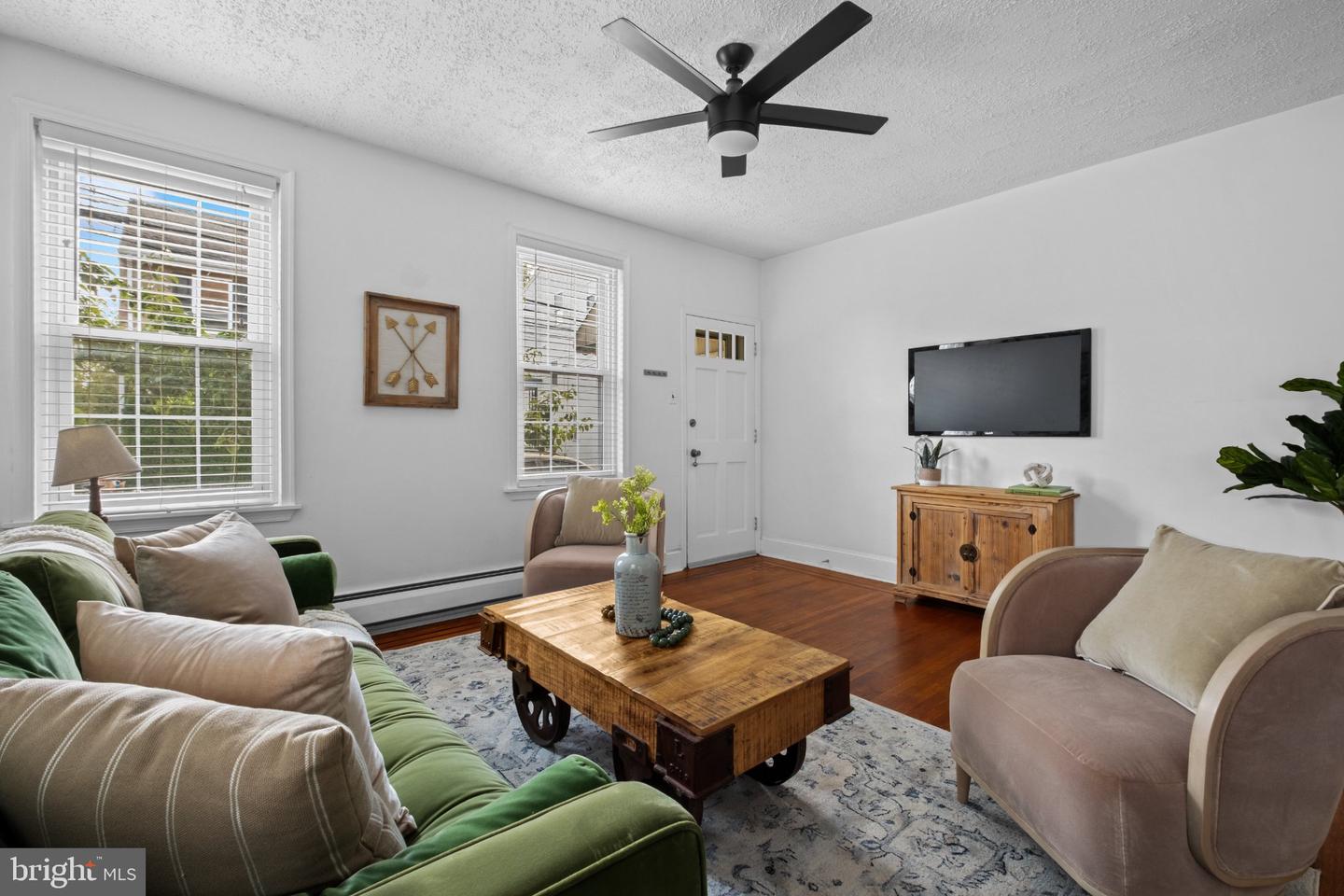 348 Delmar St Property Photo 5