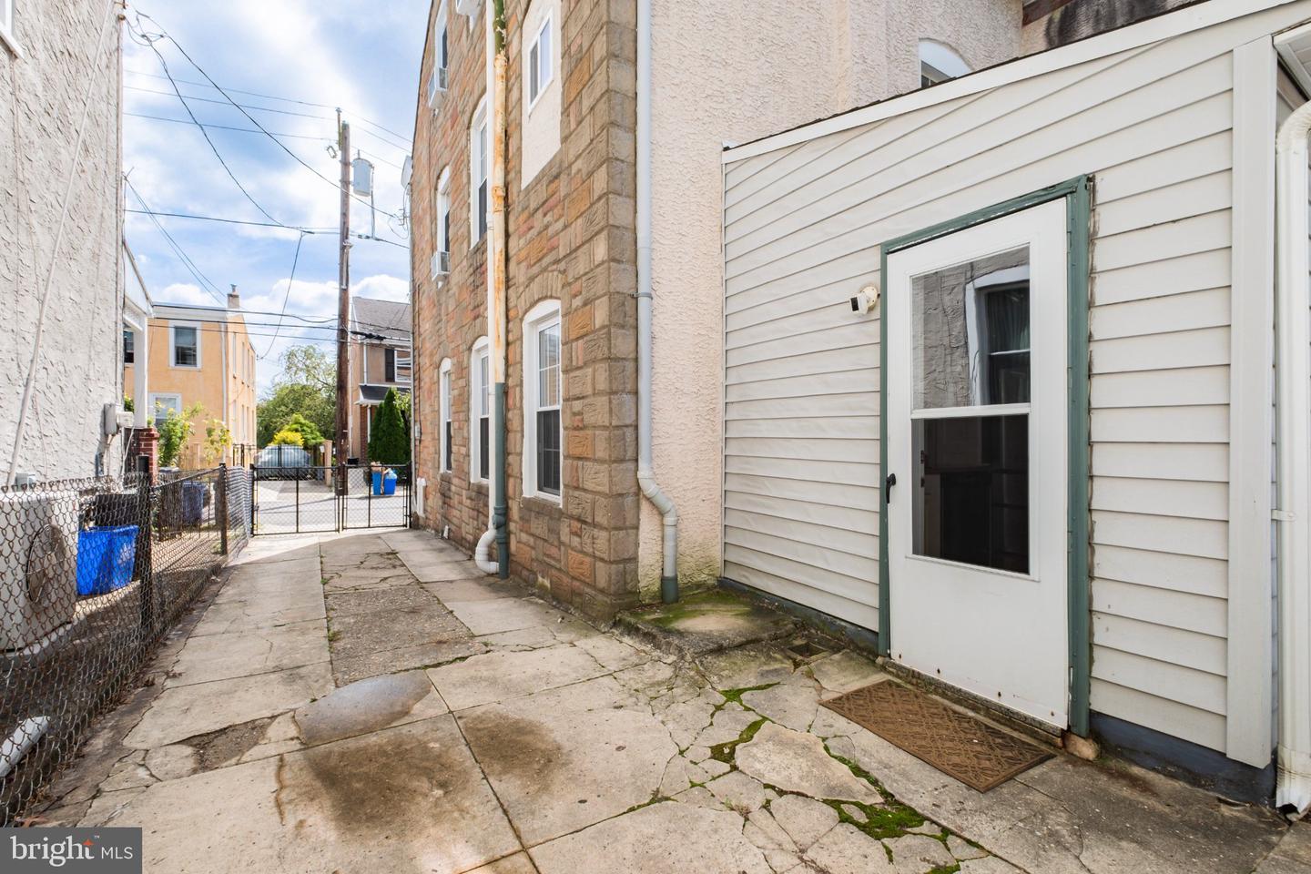 348 Delmar St Property Photo 29