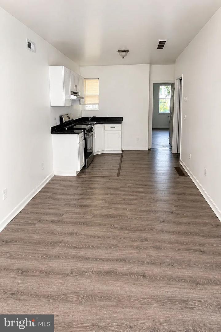 125 N Wilton St Property Photo 2