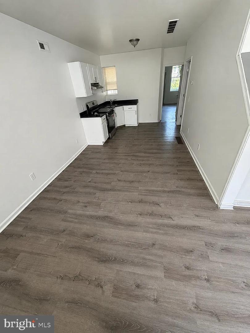 125 N Wilton St Property Photo 3