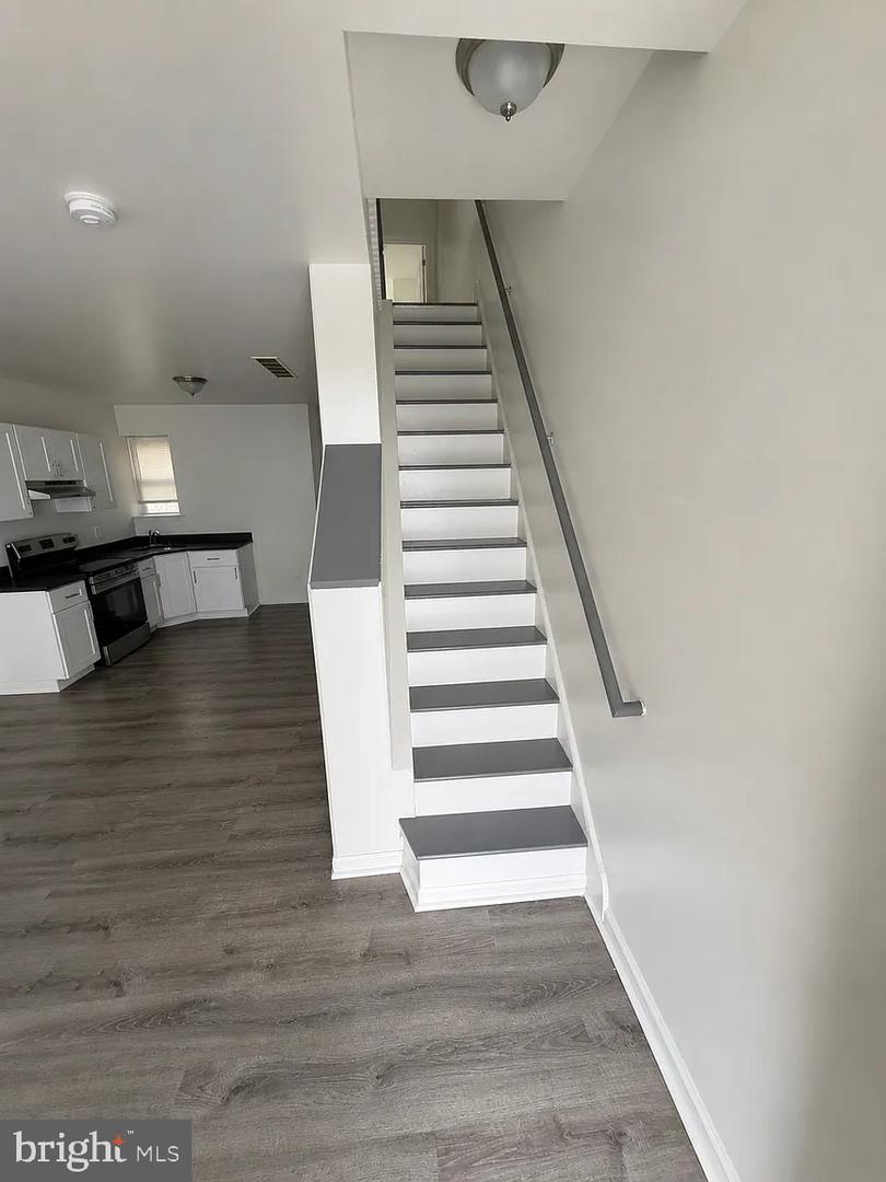 125 N Wilton St Property Photo 4