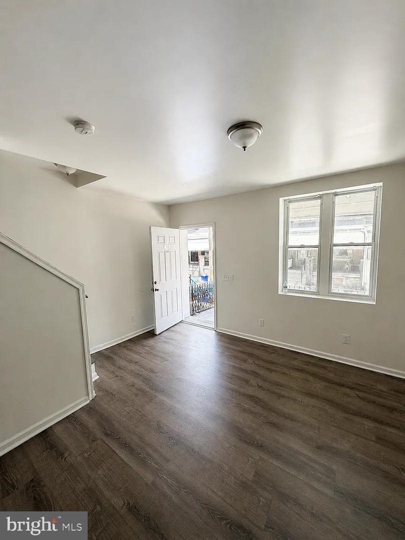 125 N Wilton St Property Photo 7