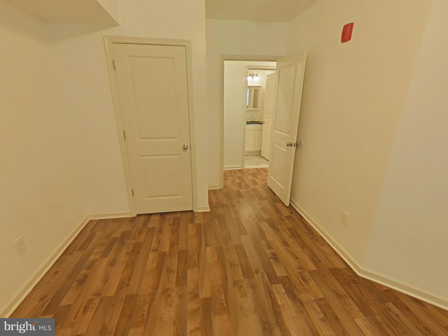 5261 Ridge Ave #201 Property Photo 5