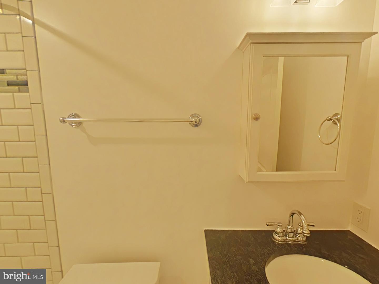 5261 Ridge Ave #201 Property Photo 6