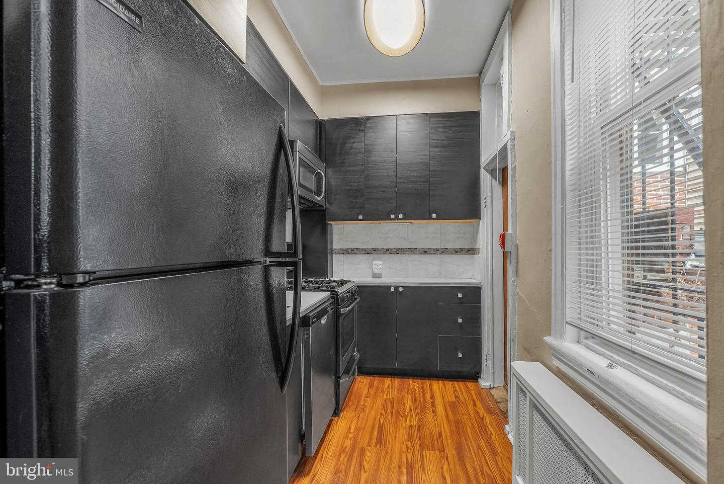 1536 Pine St #2r Property Photo 4