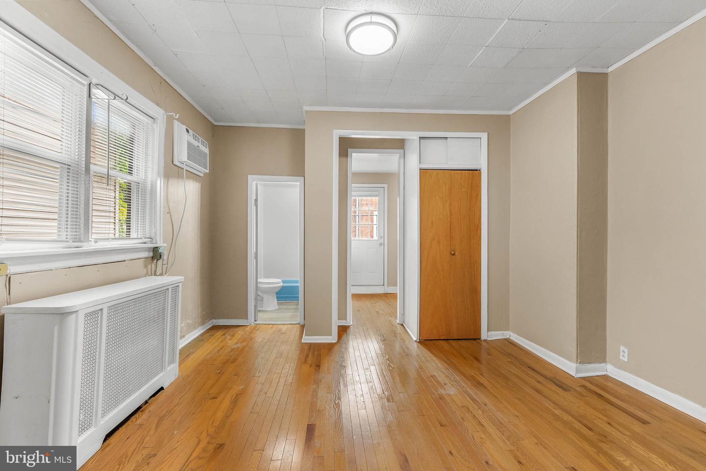 1536 Pine St #2r Property Photo 6