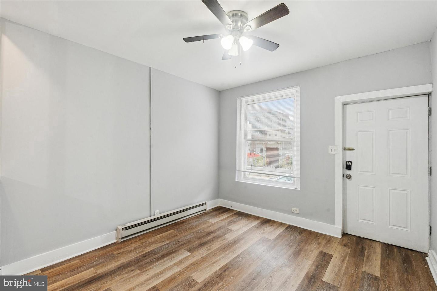1825 E Harold St Property Photo 3