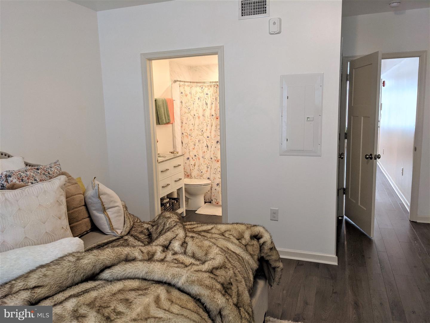 6615 Ridge Ave #302 Property Photo 6