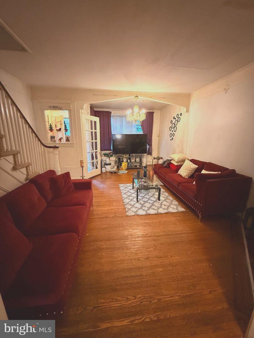 5017 Rorer St Property Photo 5