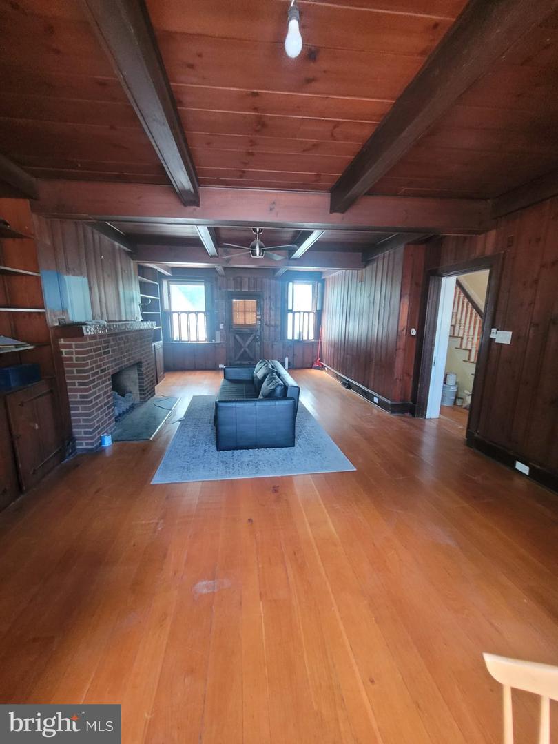 5430 Greene St Property Photo 8