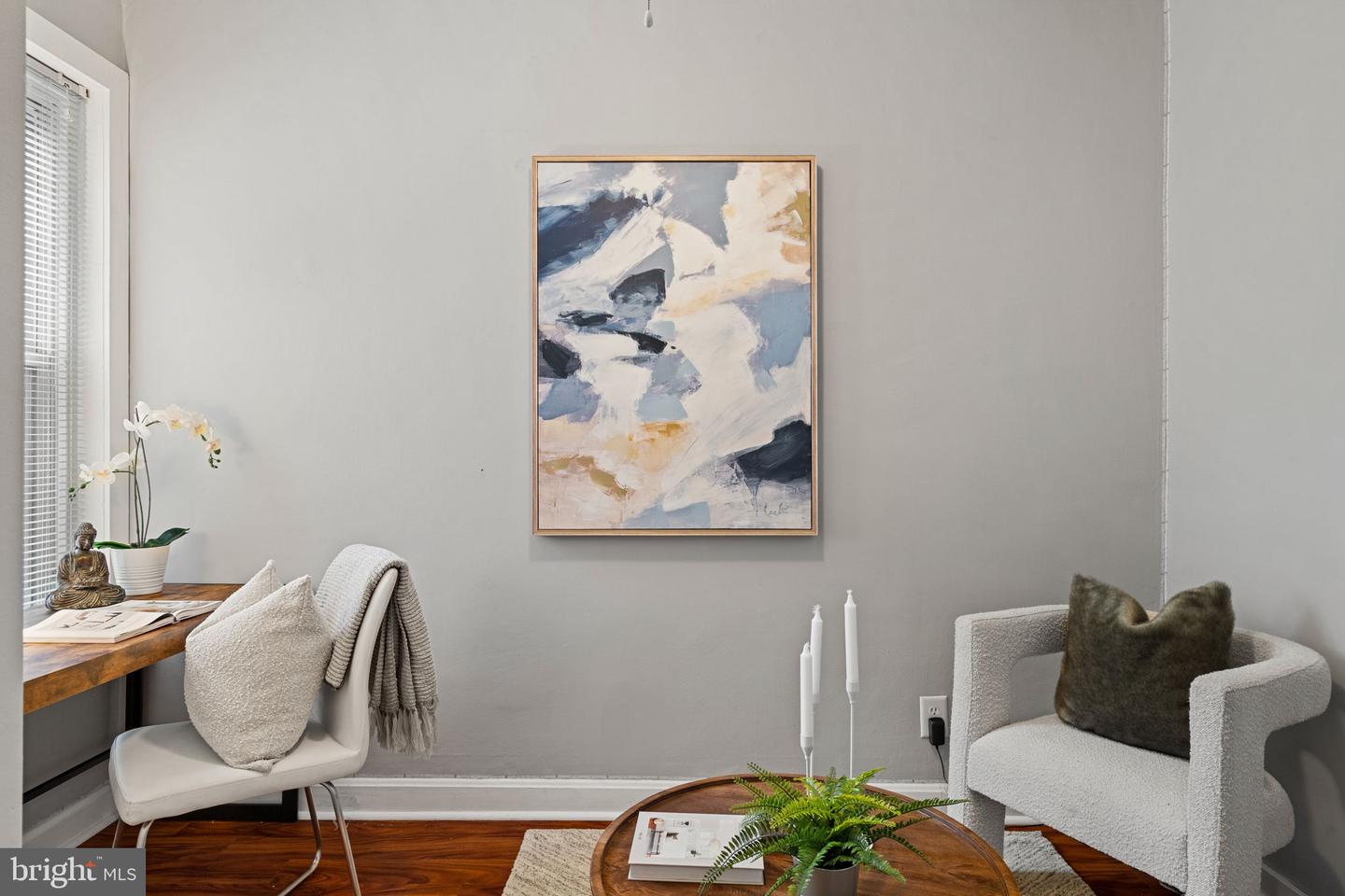 566 Martin St Property Photo 12