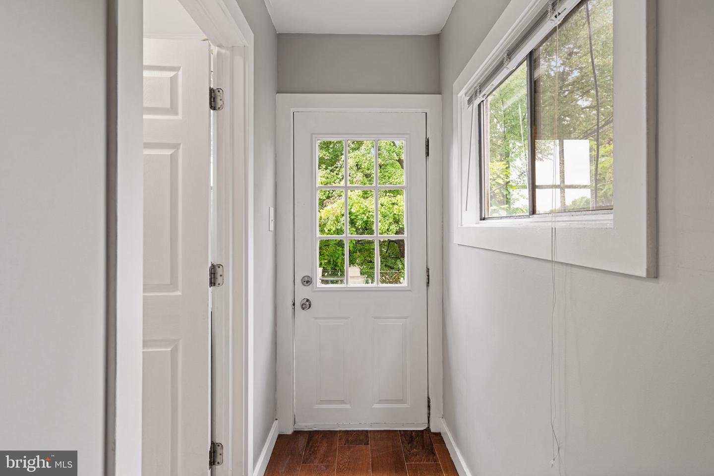 566 Martin St Property Photo 15