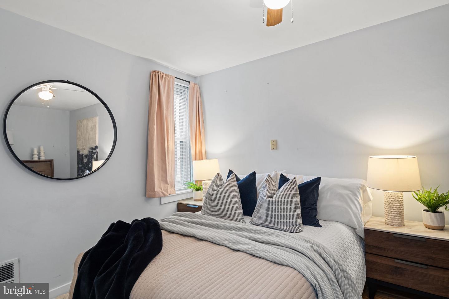 566 Martin St Property Photo 20