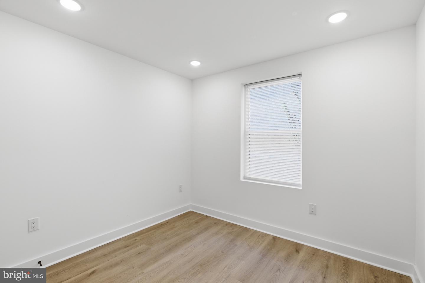 630 W Cumberland St #b Property Photo 2