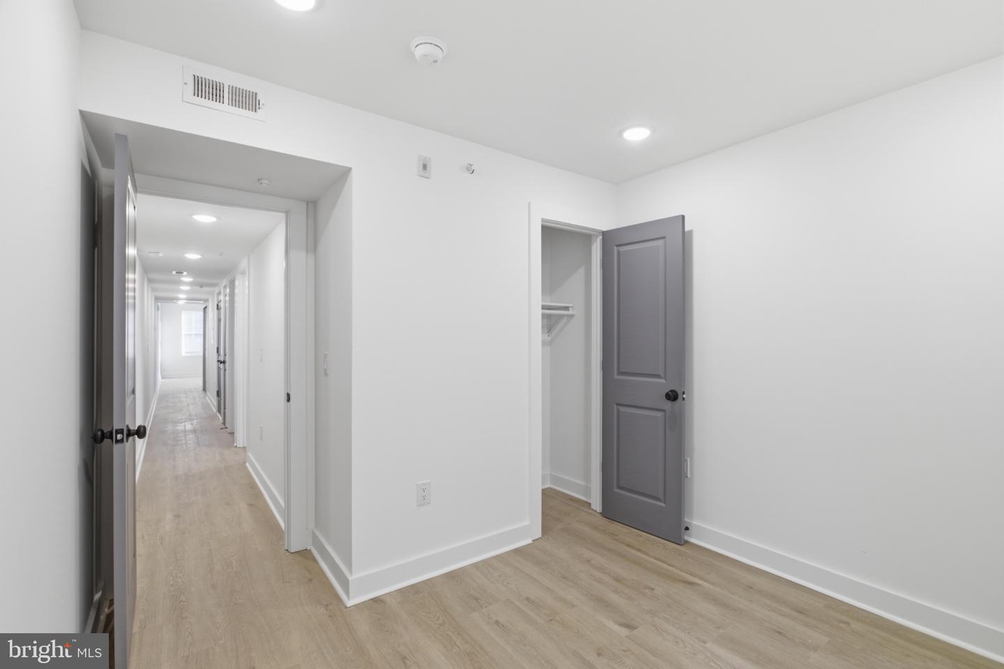 630 W Cumberland St #b Property Photo 3