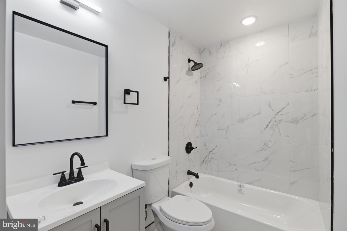 630 W Cumberland St #b Property Photo 6