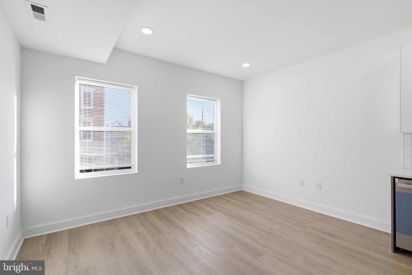 630 W Cumberland St #b Property Photo 7