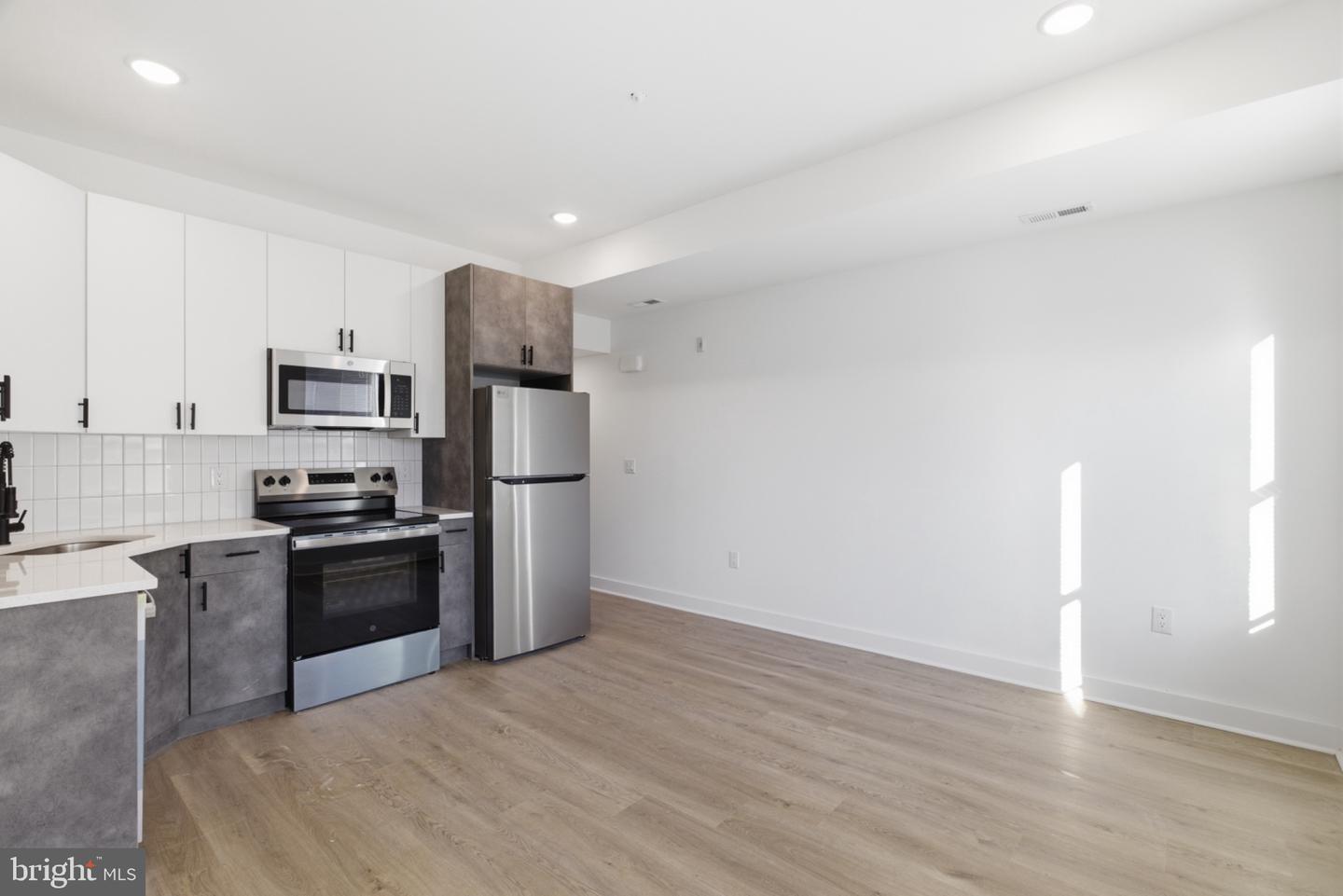 630 W Cumberland St #b Property Photo 8