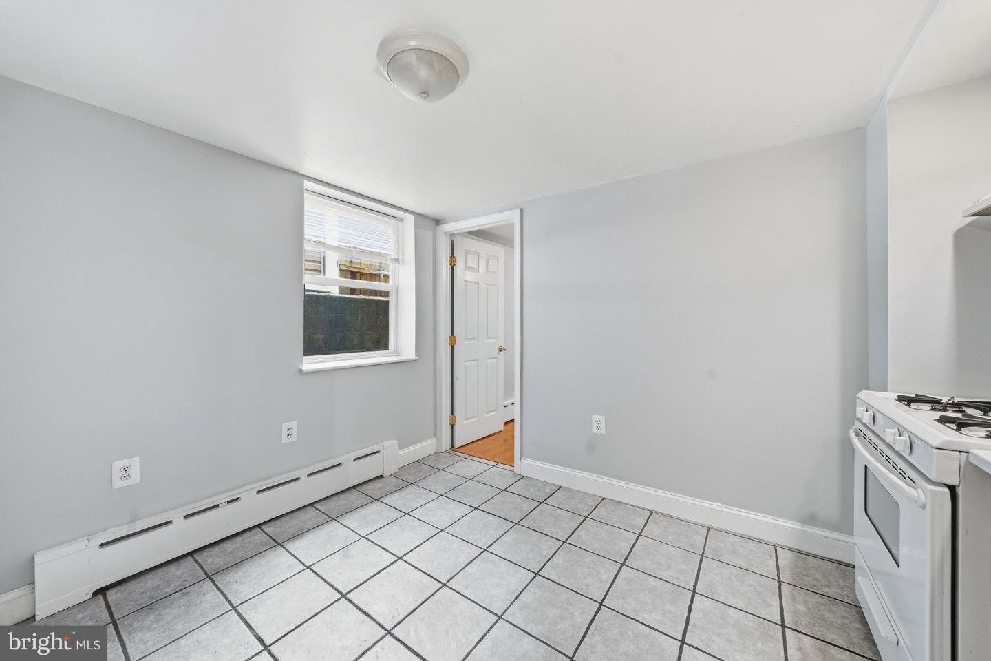 625 Catharine St #1 Rear Property Photo 4