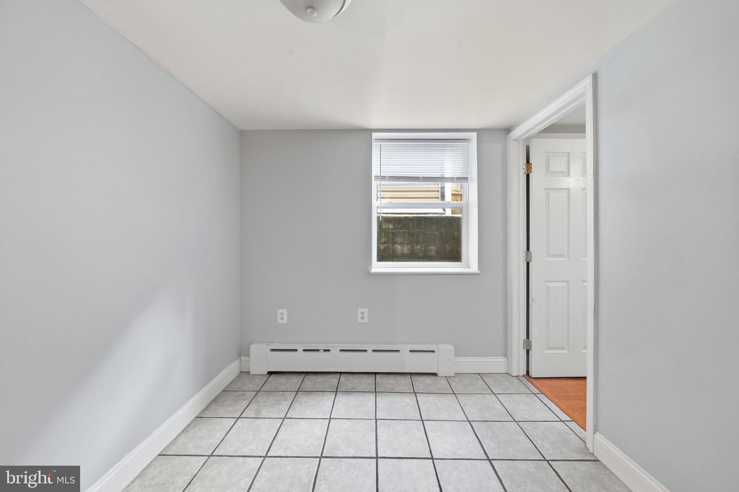 625 Catharine St #1 Rear Property Photo 6