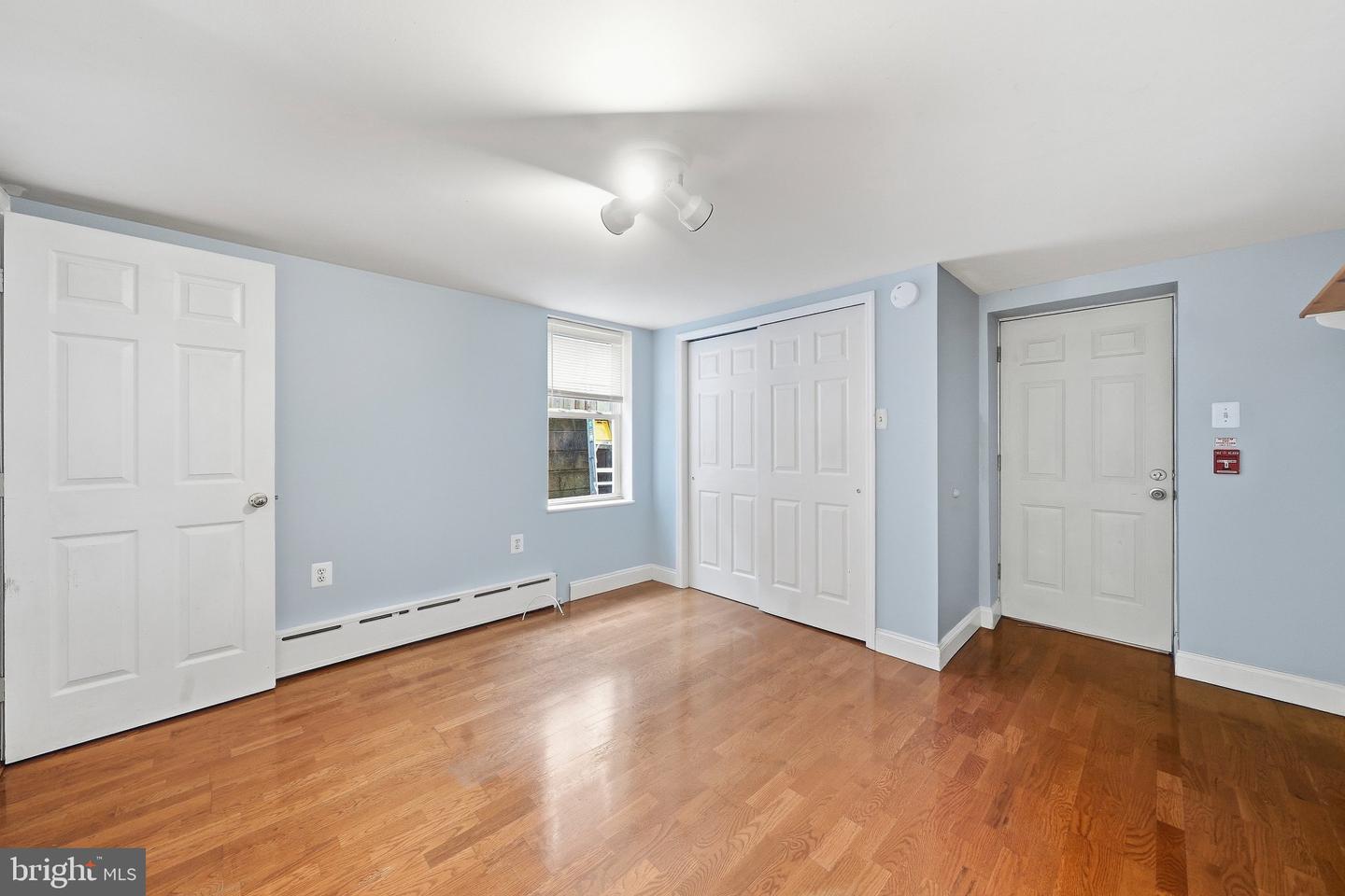 625 Catharine St #1 Rear Property Photo 12