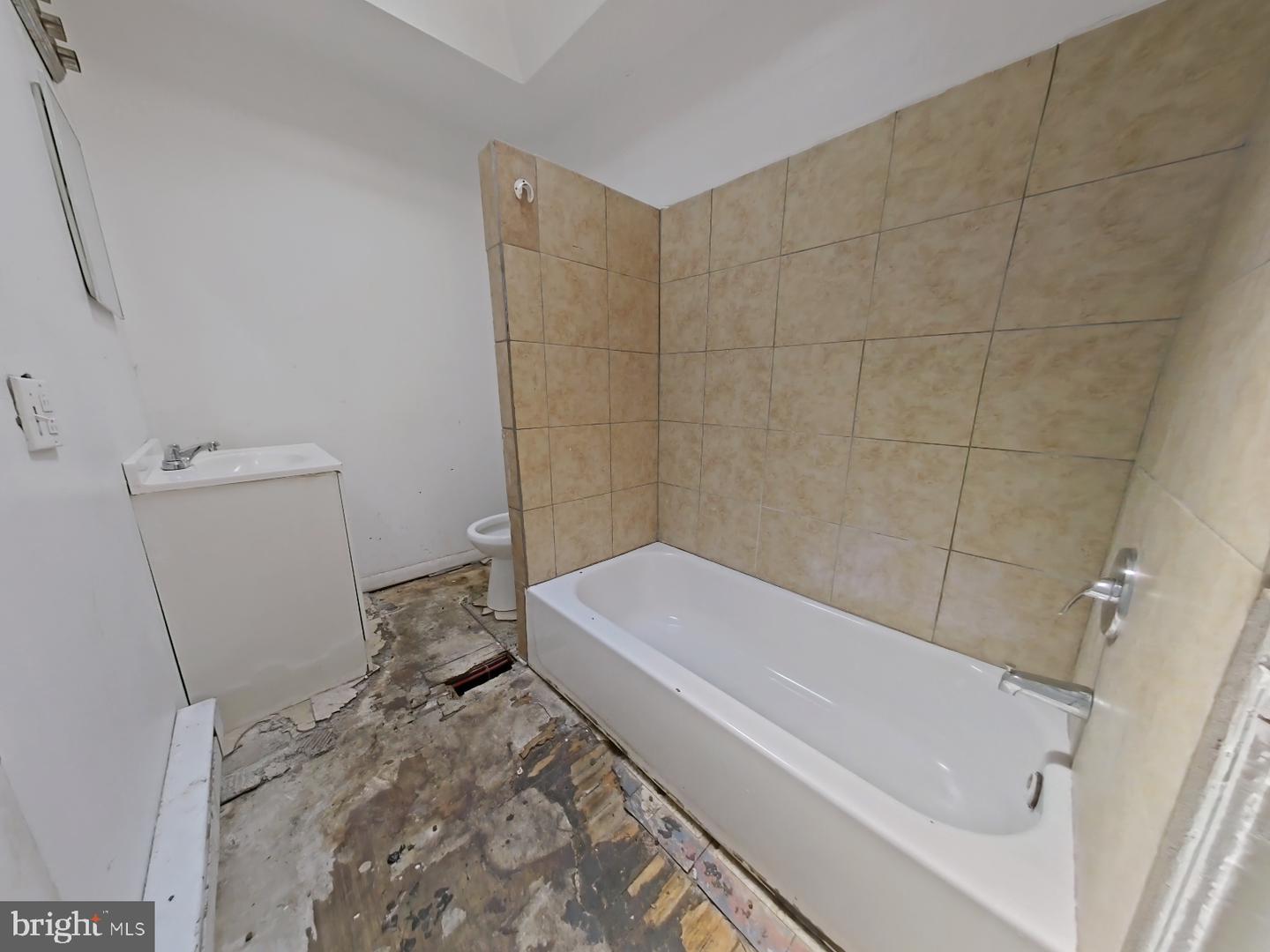 5108 Marlow St Property Photo 9