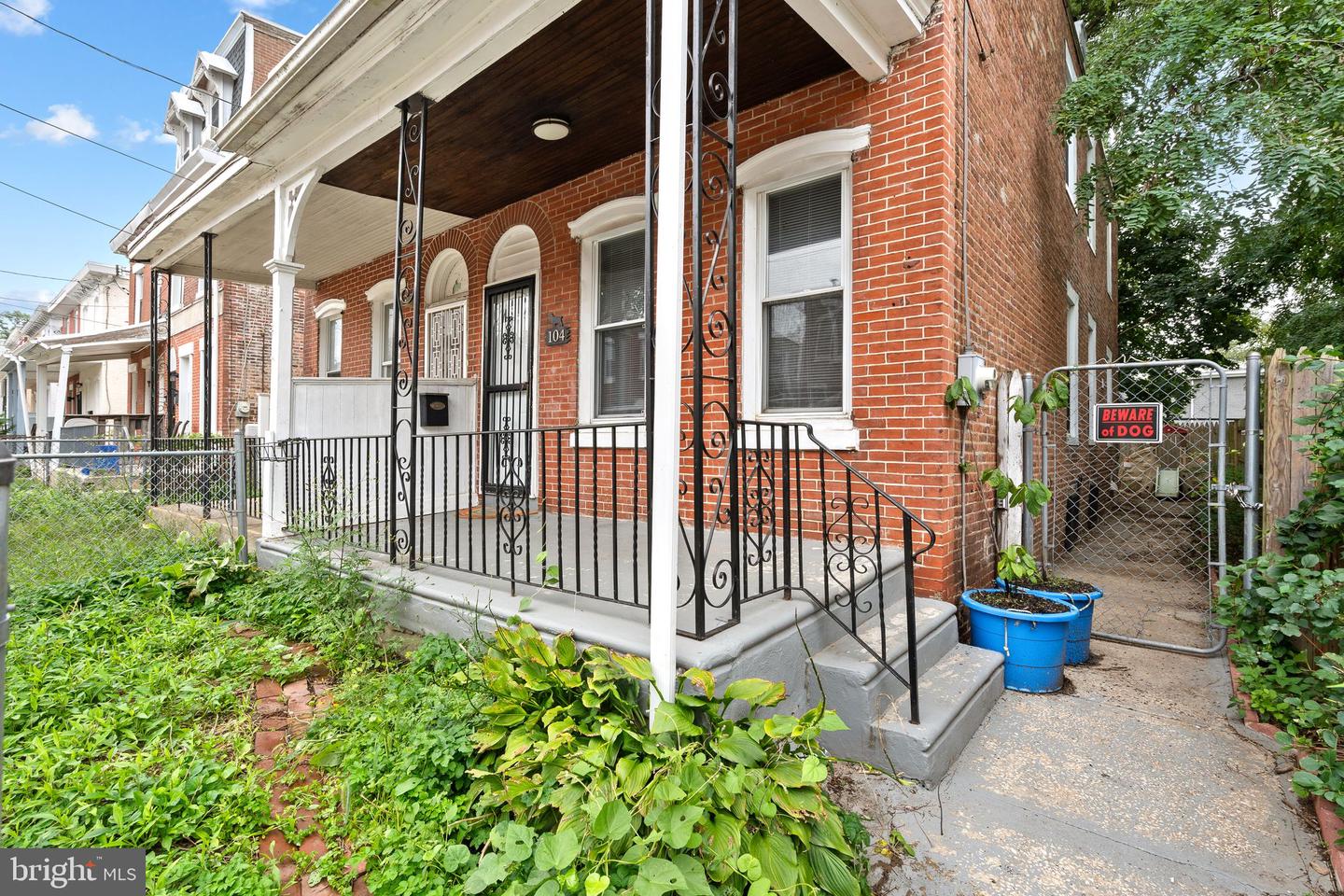 104 E Pastorius St Property Photo 2