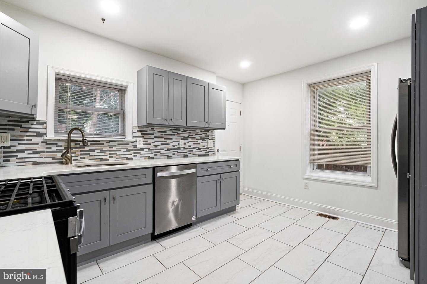 104 E Pastorius St Property Photo 11