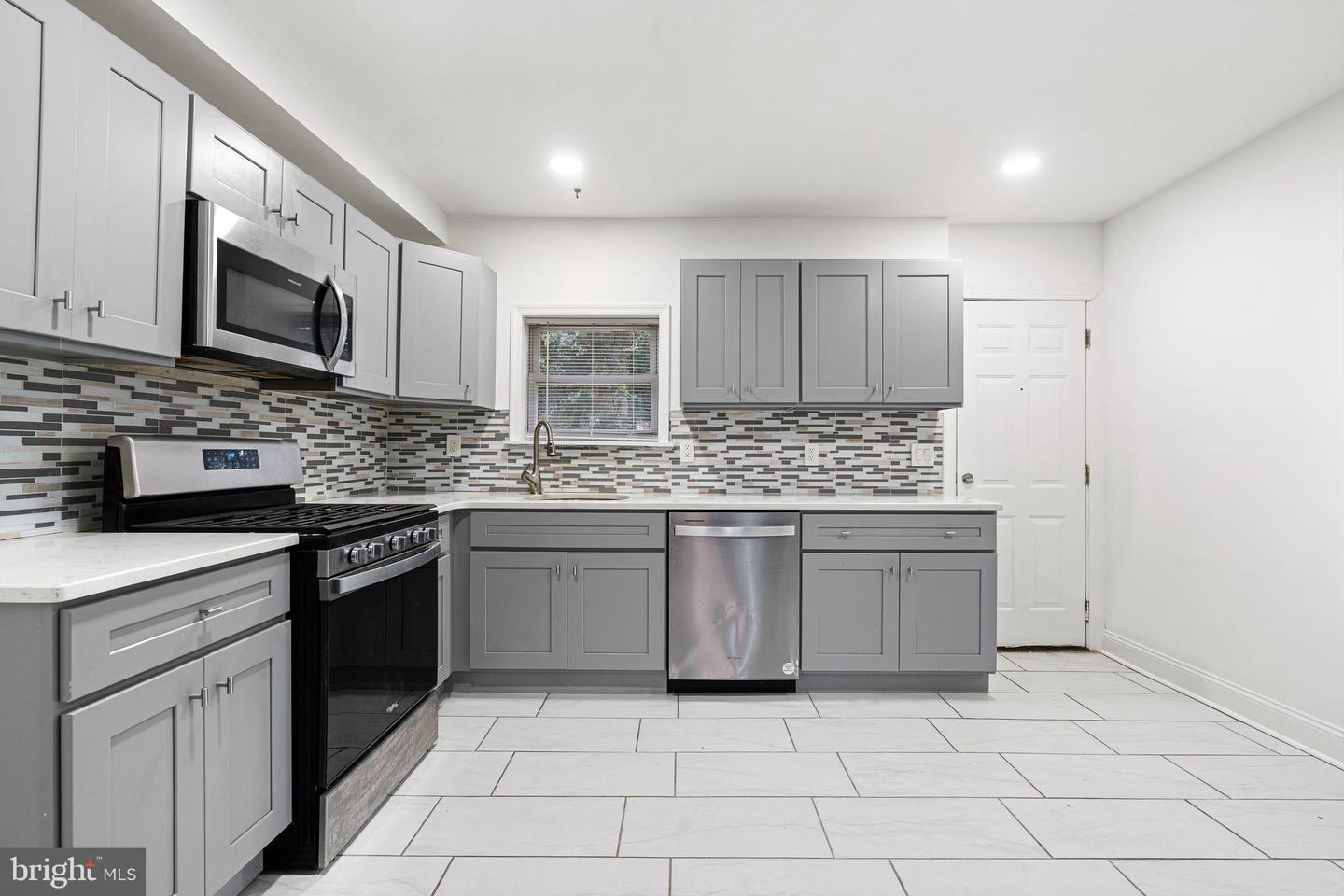 104 E Pastorius St Property Photo 12
