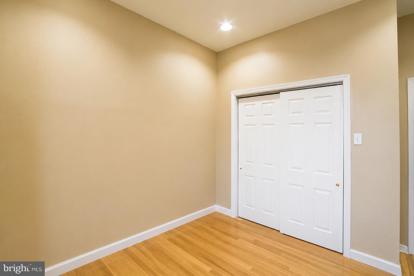 1717 Webster St Property Photo 4