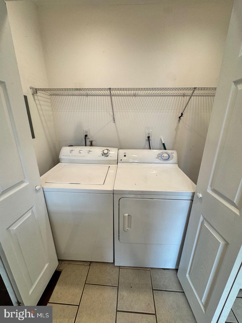 2554 S Alder St #2 Property Photo 5