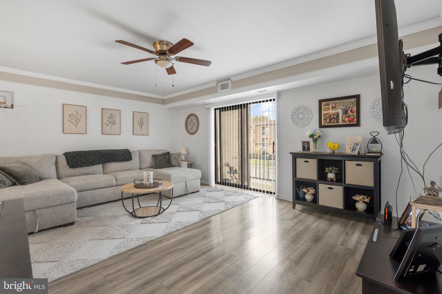 47202 DELAIRE LANDING RD #202 Property Photo 1